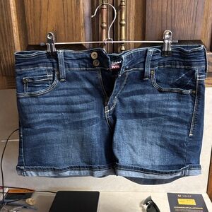 Denizen Blue Size 6 Waist 28 Denim Shorts  Double Buttons/Embroidered Pocket